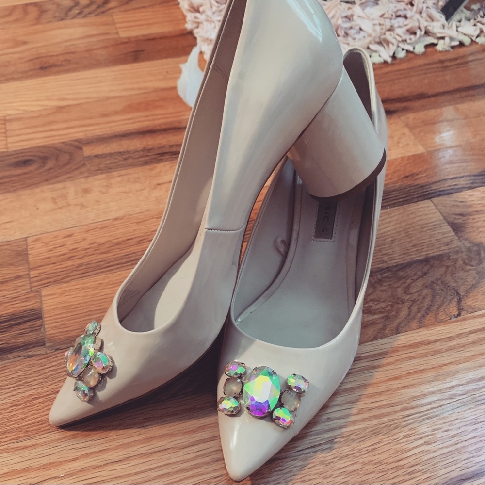 Pointed Toe Heel